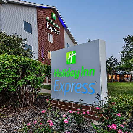 Holiday Inn Express Chicago Northwest-Vernon Hills, An Ihg Hotel Bagian luar foto