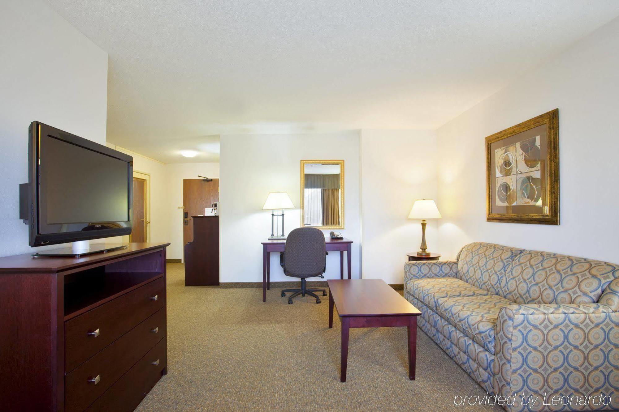 Holiday Inn Express Chicago Northwest-Vernon Hills, An Ihg Hotel Ruang foto